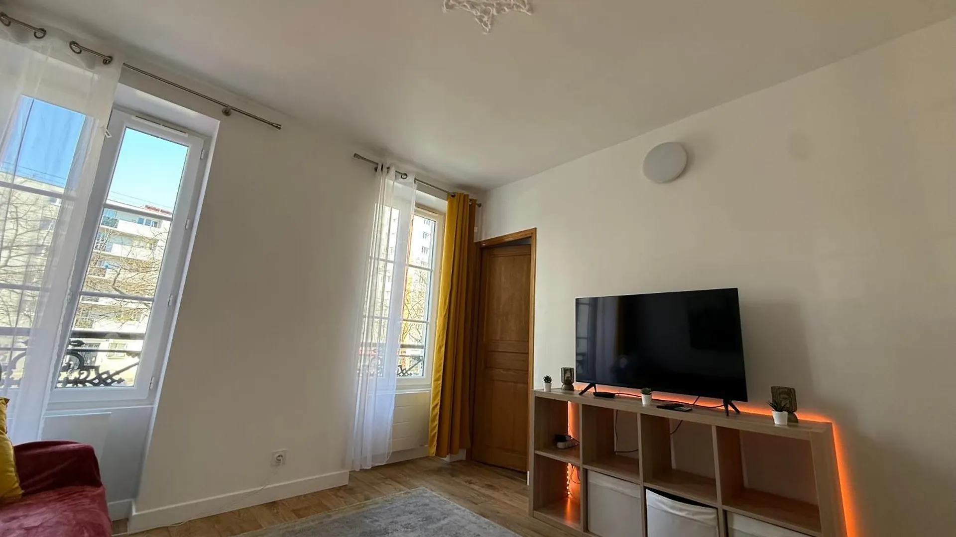 Apartment Refait A Neuf 2 Pieces - Paris - Tout Equipe - Parking France