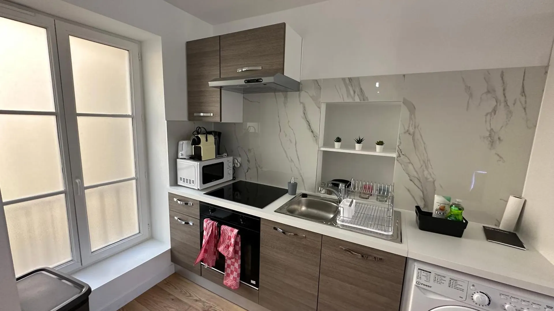 Apartment Refait A Neuf 2 Pieces - Paris - Tout Equipe - Parking