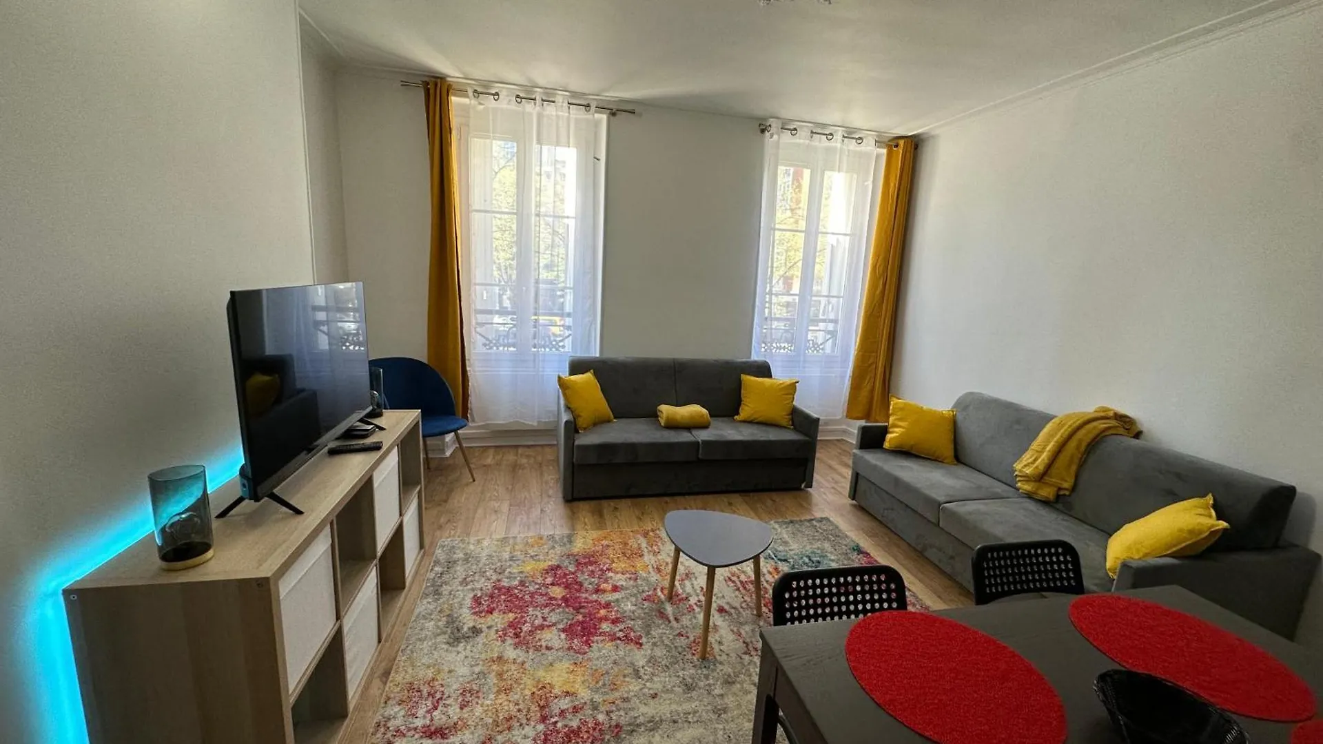 Refait A Neuf 2 Pieces - Paris - Tout Equipe - Parking 0*,  France